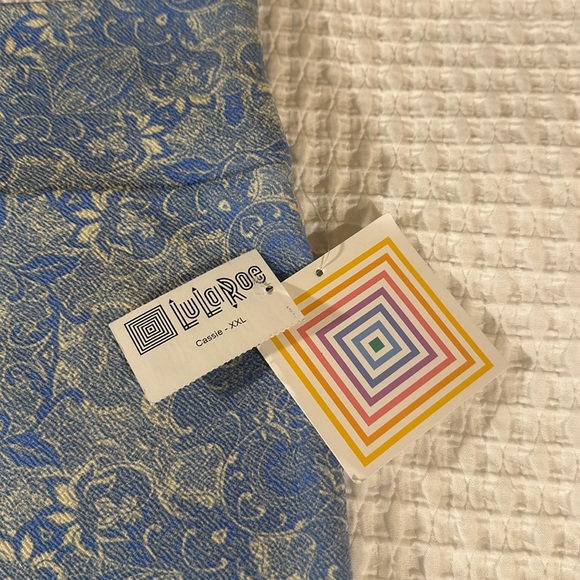 LuLaRoe Women’s Cassie Pencil Skirt/Size: 2XL / Color: Light Blue-Cream (NWT) - Picture 2 of 7